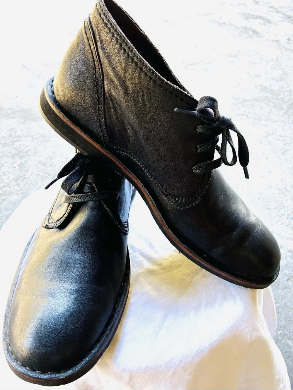 John Varvatos Black Leather Hipster Chukka Boots, Size 10